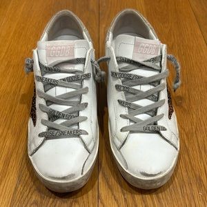 Golden Goose Sneakers size 39. Worn less than 10 times. In great condition.